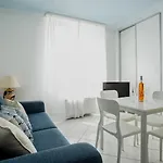 Апартаменты The Martinez House - *