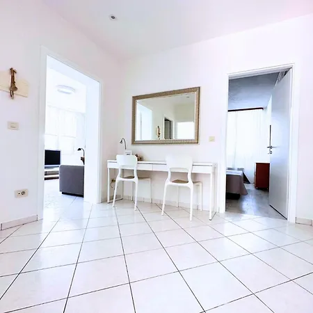 The Martinez House - Apartment